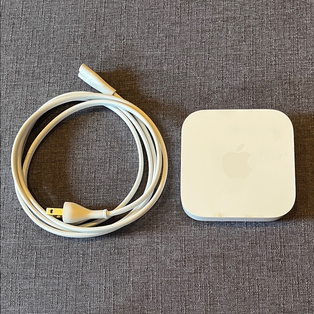 Apple AirPort Express A1392 Wireless Router (2nd Gen)
